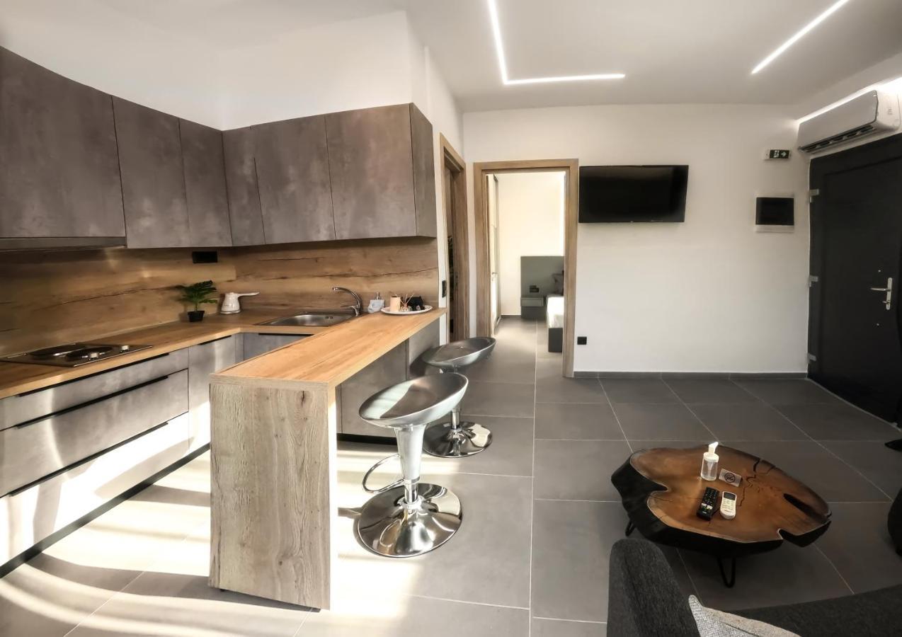 Berries Luxury Apartments Nea Moudania Exterior foto