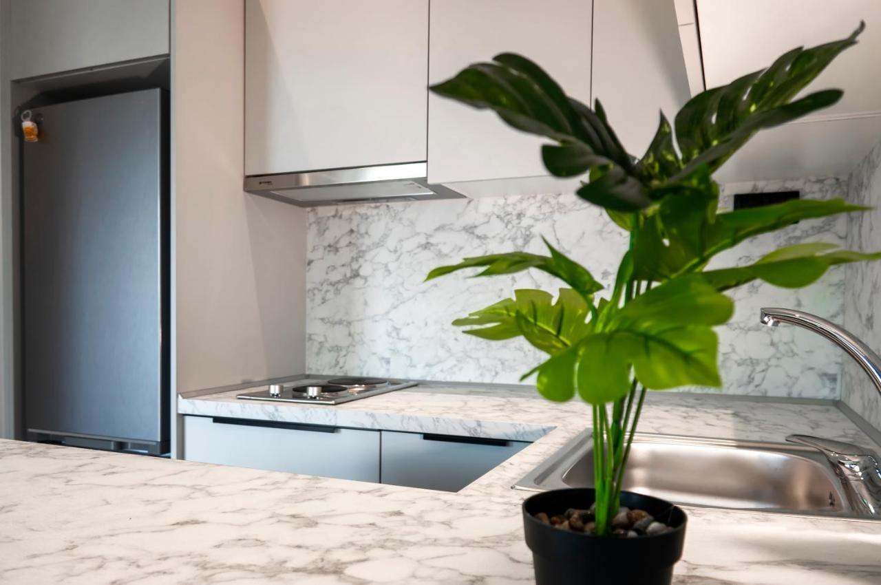 Berries Luxury Apartments Nea Moudania Exterior foto