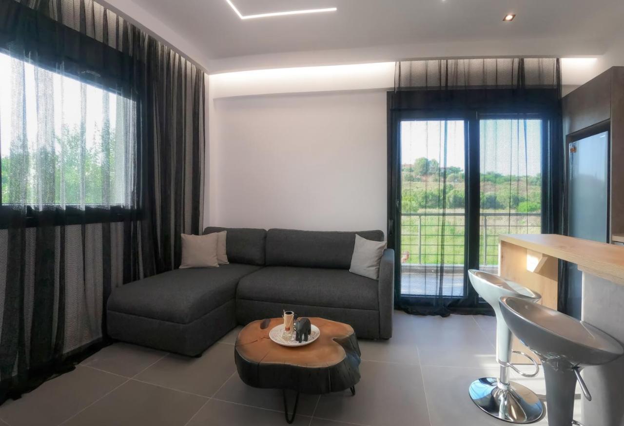 Berries Luxury Apartments Nea Moudania Exterior foto