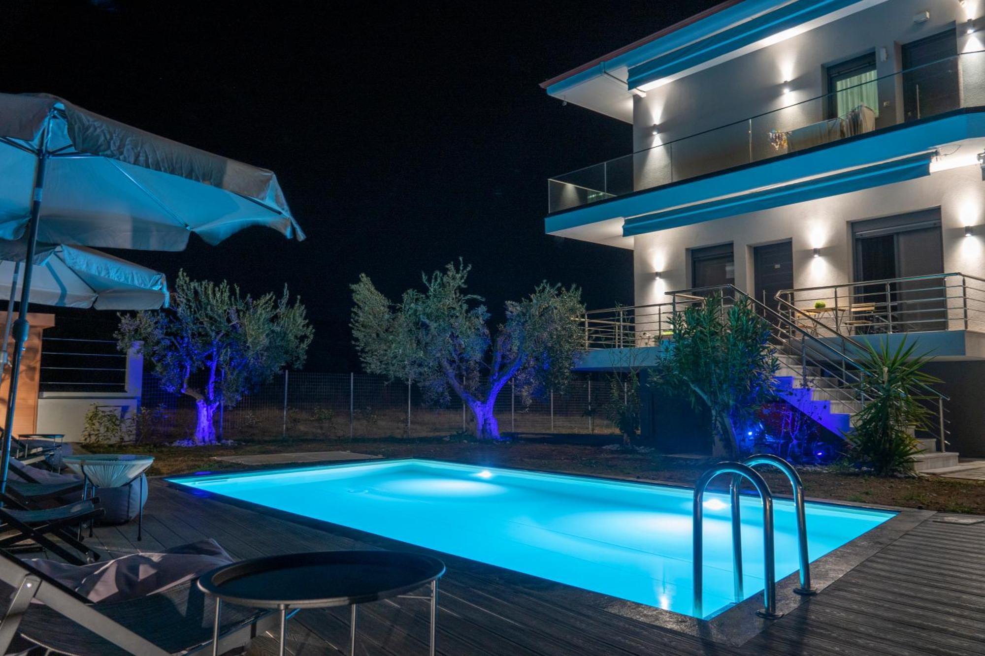Berries Luxury Apartments Nea Moudania Exterior foto